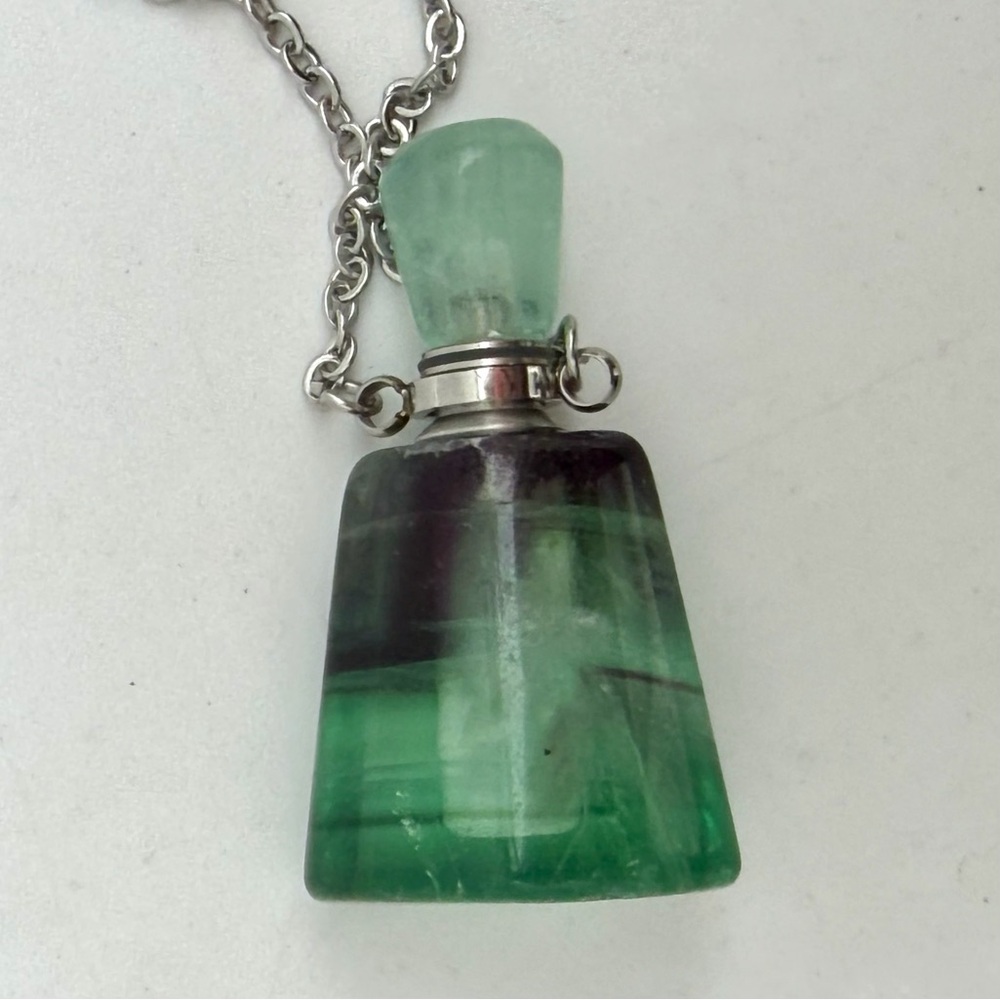 Natural Fluorite Quartz Crystal Perfume Bottle Necklace Pendant Essential Oil
